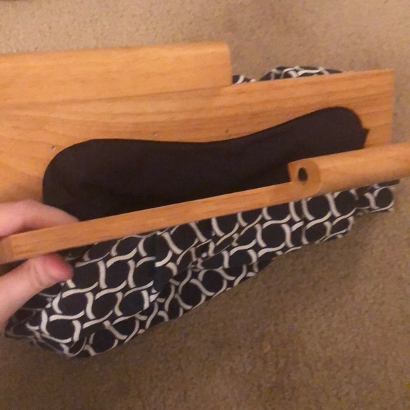 Clutch 💁🏼‍♀️ - Picture 2 of 4